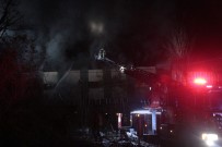 İTFAİYE ARACI - Maltepe'de Plastik Fabrikası Alev Alev Yandı