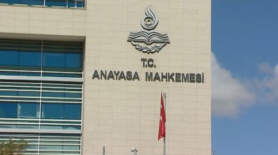 AYM'den 'Başörtülü Öğrenci' Kararı