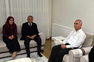 Başkan Günaydın'dan Şehit Öcal'ın Ailesine Ziyaret