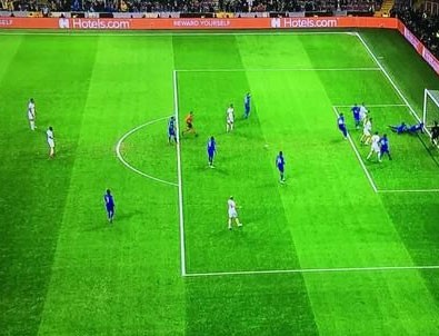Hakemden G.Saray'ı çıldırtan karar!