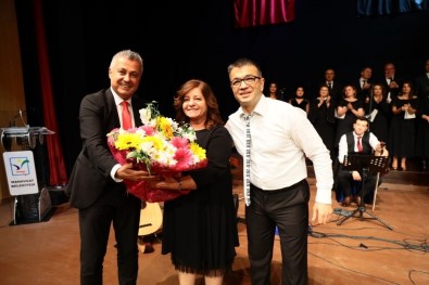 Manavgat Belediyesi TSM Korosu'ndan 'Gönül Şarkıları'