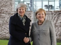 STRASBOURG - Theresa May, Almanya Başbakanı Merkel'le Görüştü