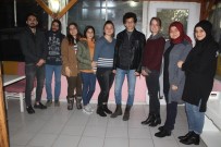 Üniversite Öğrencileri 'Bir Pati De Sen Tut Kulübü' Kurdu