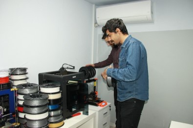 Yalovalı Mühendisler Dünyaya Kafa Tutuyor