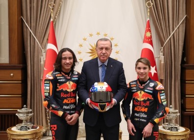 Cumhurbaşkanı Erdoğan, Sofuoğlu Ve Öncü Kardeşleri Kabul Etti