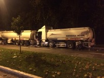 İzmir'de Tankerler Çarpıştı, 4 Ton Mazot Yola Döküldü