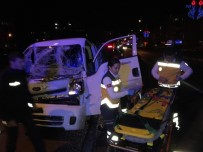 Araç İçinde Sıkışan Sürücüyü AFAD Ve İtfaiye Ekipleri Kurtardı