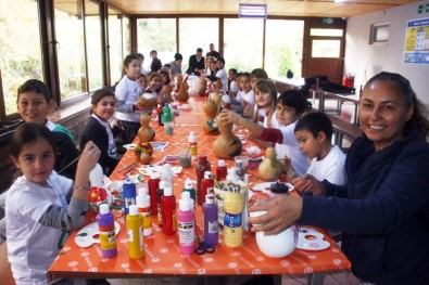 Öğrenciler Su Kabağı Boyama Ve Quilling Öğreniyor