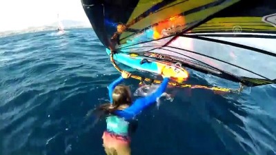 Şampiyon Sörfçünün Hedefi Dünya Birinciliği