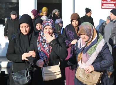 Tren Kazası Sonrası Adli Tıp Kurumu Önünde Acı Bekleyiş