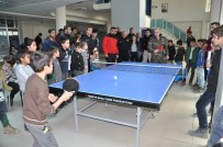 İDRIS AKBıYıK - Vali Akbıyık, Öğrencilerle Tenis Oynadı