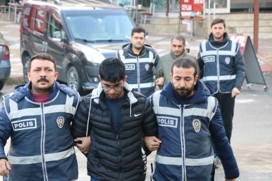 Yaşlı Kadını Dolandıran Sahte Polisler Yakalandı