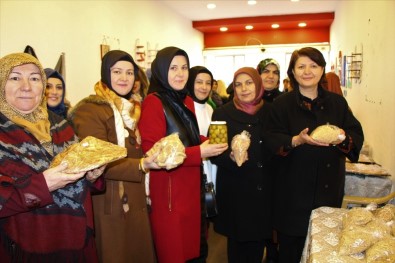 AK Parti'li Kadınlardan 'Yerli Malı Çarşısı'