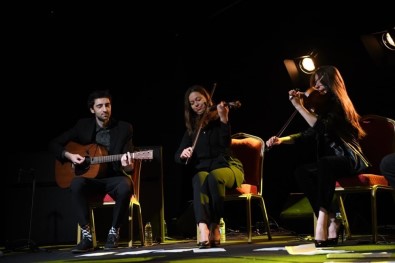 Antalya'da Grinko Konserinde İzleyiciye Plastik Sandalye Şoku