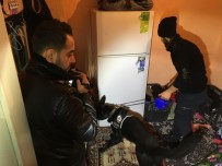 ŞİŞLİ İLÇE EMNİYET MÜDÜRLÜĞÜ - 'Ayı' Lakaplı Torbacı Ve Oğulları Kıskıvrak Yakalandı