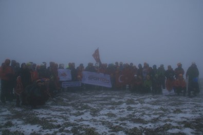 Edirneli Dağcı İzmir Bozdağ'da Dünya Dağlar Günü Tırmanışı'na Katıldı