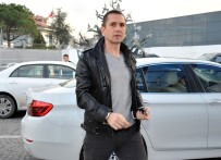 MİLLİ FUTBOLCU - Emre Aşık 25 Bin TL Nafaka Ödeyecek