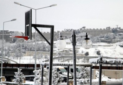 Gece Eksi 18'İ Gören Ardahan, Türkiye'nin En Soğuk İli Oldu