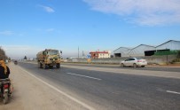 TABUR KOMUTANLIĞI - İlk Askeri Birlikler Suriye Sınırına Ulaştı
