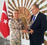 TUGAY KOMUTANI - Kütahyalı Sanayici Ve İş Adamı Mete Tetik, Dairesini Kartal Vakfı'na Bağışladı