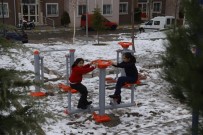 NEVŞEHİR BELEDİYESİ - Nevşehir Belediyesi Yeni TOKİ'ye 5 Adet Spor Kondisyon Parkı Yaptı