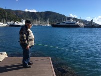 AMATÖR BALIKÇI - Plajlar Amatör Balıkçılara Kaldı