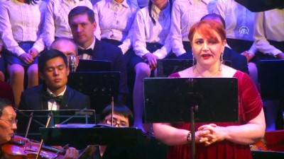 Türk Opera Sanatçısı Kosman Kırgızistan'da İtalyan Eseri 'Toska'yı Seslendirdi