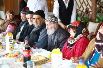 ÜMRANİYE BELEDİYESİ - Ümraniye Belediyesinde Yaşlı Ve Bakıma Muhtaç Vatandaşlara Yardım Eli