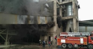 Çimento Fabrikasındaki Yangın Söndürüldü