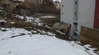 Hakkari'de Okulun İstinat Duvarı Çöktü