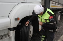 OSMAN YıLDıRıM - Milas'ta Trafik Ekiplerinden Lastik Kontrolü