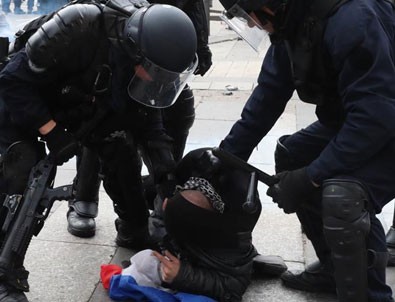 Paris'te sarı yeleklilerin gösterisi öncesinde 25 gözaltı