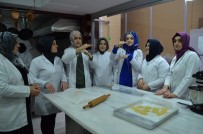 İŞİTME ENGELLİ - Pasta Yapmayı İşaret Diliyle Öğreniyorlar