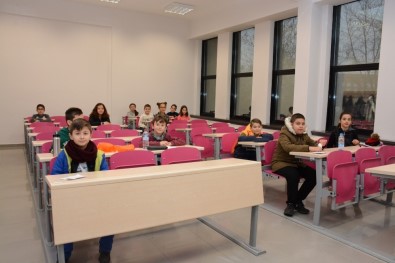 Anadolu Üniversitesi'nde ÜYEP Sınavı Yapıldı