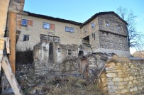 (Özel) Yüzlerce Yıllık Kerpiç Evleriyle Görenleri Etkileyen Köy