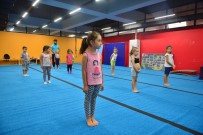 SAĞLIKLI BEDEN - Yıldırım'da Çocuklar Sporla Büyüyor