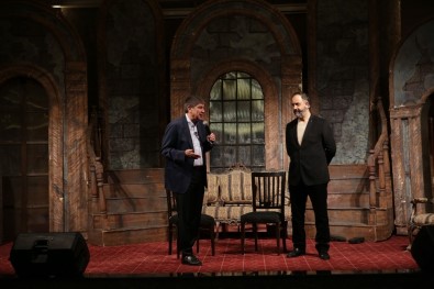 Başkan Türel, Alanyalı Gençlerle Tiyatro İzledi