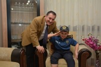 HASAN ALİ YÜCEL - Kas Hastası Minik Miraç'a Polis Amcalarından Ziyaret