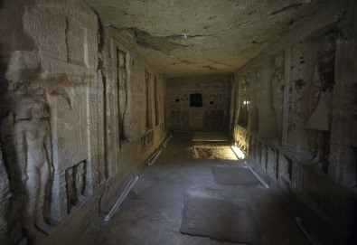 Mısır'da 4 Bin 400 Yıllık Mezar Bulundu
