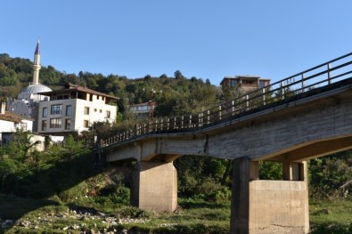 Sel Afetinde Yıkılan Köprü Yeniden Yapılıyor