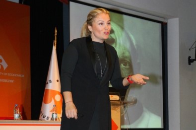 Sosyal Girişimcilik İEÜ'de Anlatıldı