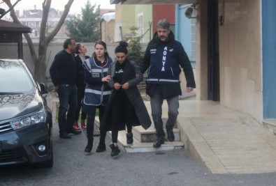 Amcasının Ölümüne Sebep Oldu, Annesiyle Birlikte İntihar Süsü Verdi