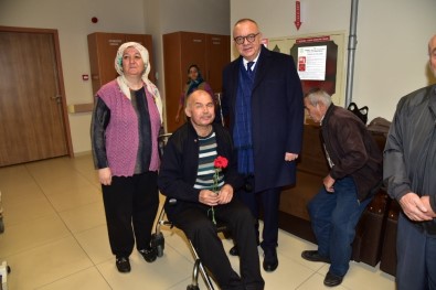Başkan Ergün'den Hastalara Geçmiş Olsun Ziyareti