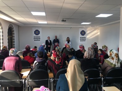 Bilgi Evinde Veli Toplantısı Düzenlendi