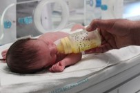 FETHİ SEKİN - Doğduktan 16 Saat Sonra Yapılan 'Yemek Borusu' İle Hayata Tutundu