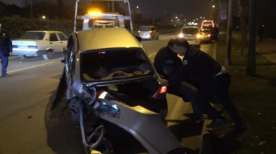Polis Trafiği Açmak İçin Takla Atan Aracı Çekiciye Böyle Yükledi