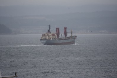 Rus Askeri Kargo Gemisi Boğaz'dan Geçti