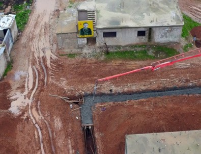 Teröristler hendek ve tünel kazıyor