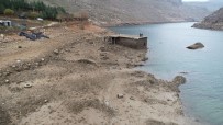 Baraj Suları Çekildi, Peygamber Türbesi Gün Yüzüne Çıktı Haberi