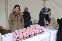 MUSTAFA GÜLER - Bayanlardan El Emeği Yerli Ürünler Standı